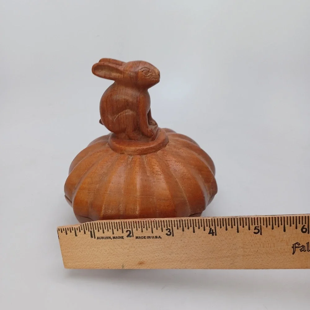 Hand Carved Wooden Rabbit Trinket Box Fluted Pumpkin‎ Shape Folk Art Bunny Decor